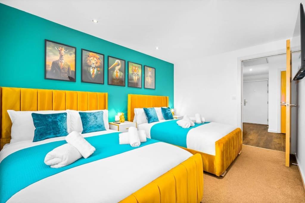 Top Floor City Centre Apartment - Sleeps 7 - 4 Beds - With Balcony And Parking - Smart Tv'S On Each Bedroom Wall - 5 Mins From Bullring, Selfridges, Moor Street Station - By Zena Stays Birmingham Exterior foto